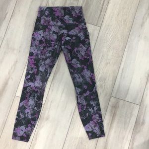 LULULEMON HIGH RISE TIGHTS.